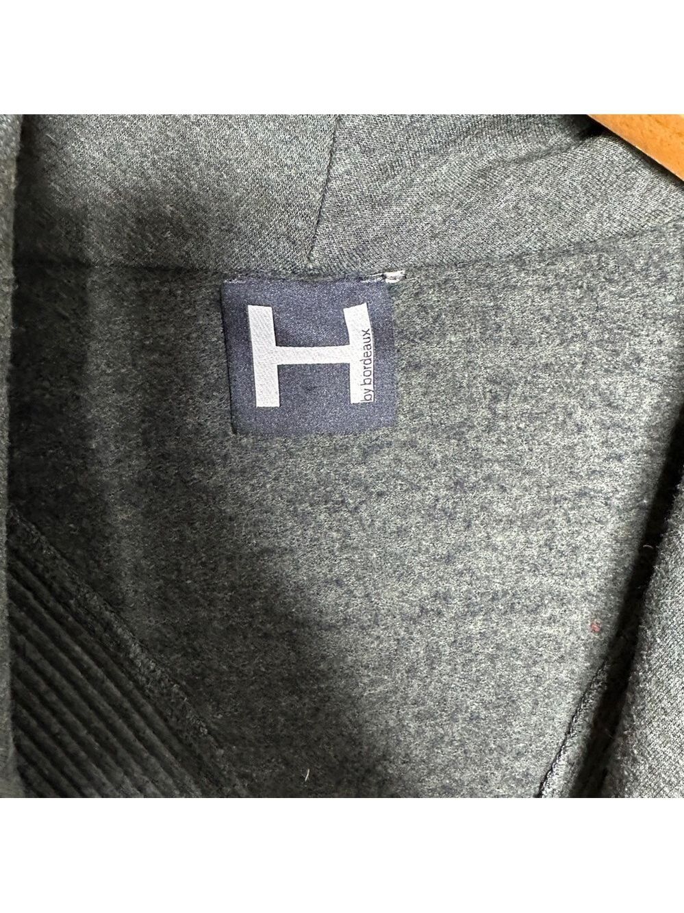 H by Bordeaux Women’s Zip Front Gray Asymmetrical Sweater Size L - Picture 4 of 4